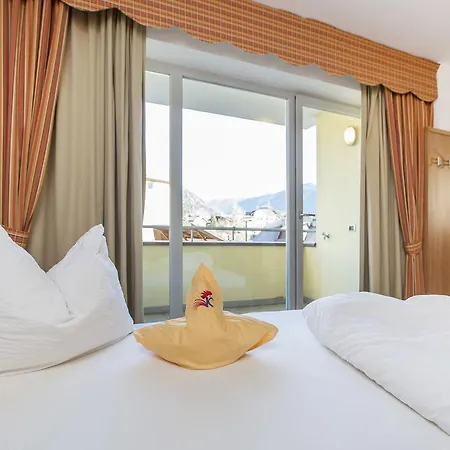 Hotel Kronplatz 3*