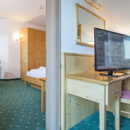 Hotel Kronplatz 3*